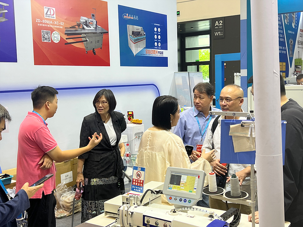 Automatic Laser Pocket-Opening Machine: The Intelligent Upgrade for Apparel Production Lines.